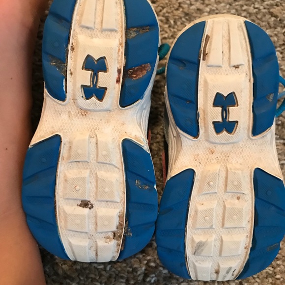 Under Armour Sneakers - Picture 3 of 3